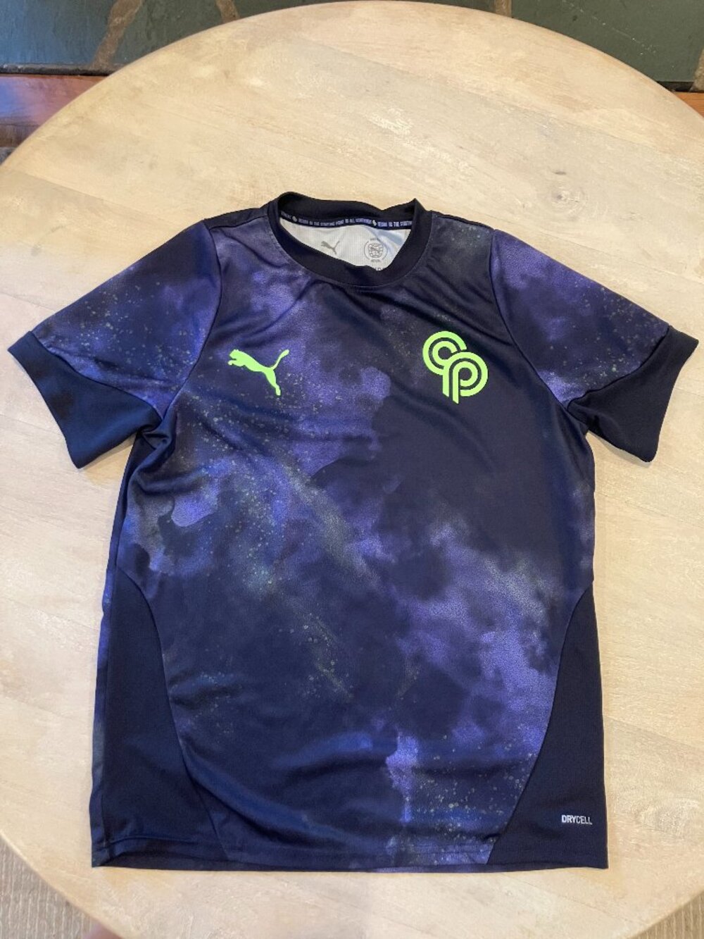 PUMA Galaxy Soccer Jersey Shirt - Size L/6